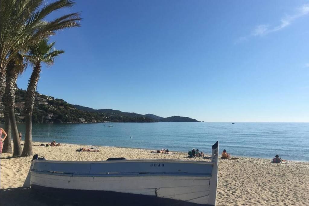 Au Petit Bonheur Vue Mer, Parking, 400M Plage Ле-Лаванду Экстерьер фото